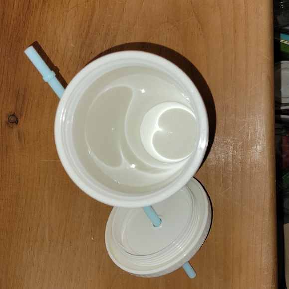 Kate Spade reusable cup with straw - Picture 3 of 4